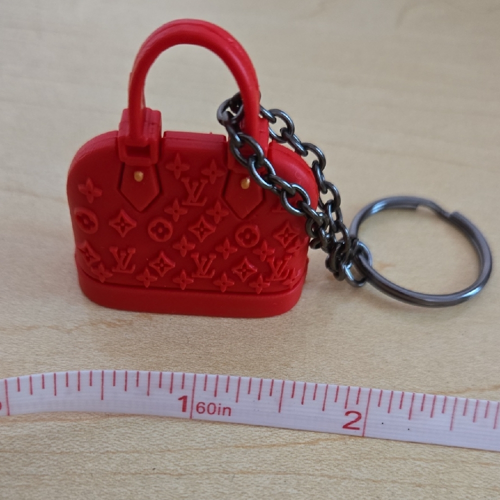 NWOT Unbranded Red Designer Key Holder